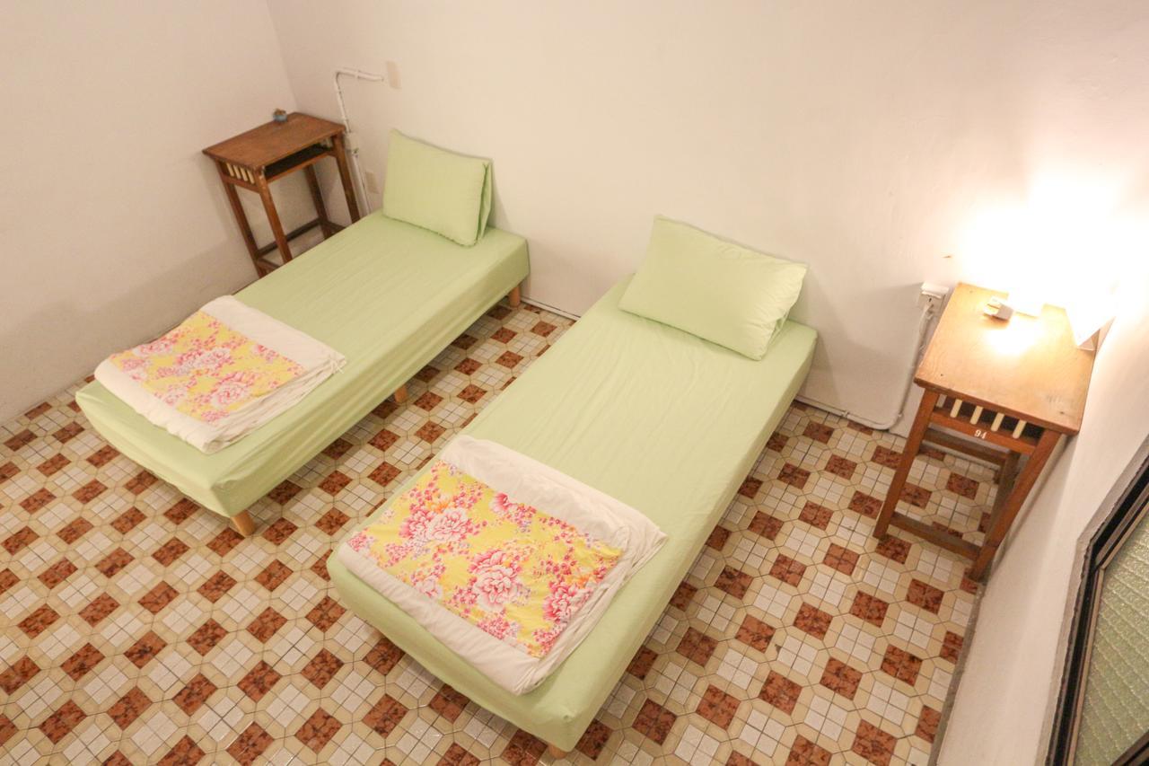 T-Life Hostel Taichung Exterior photo