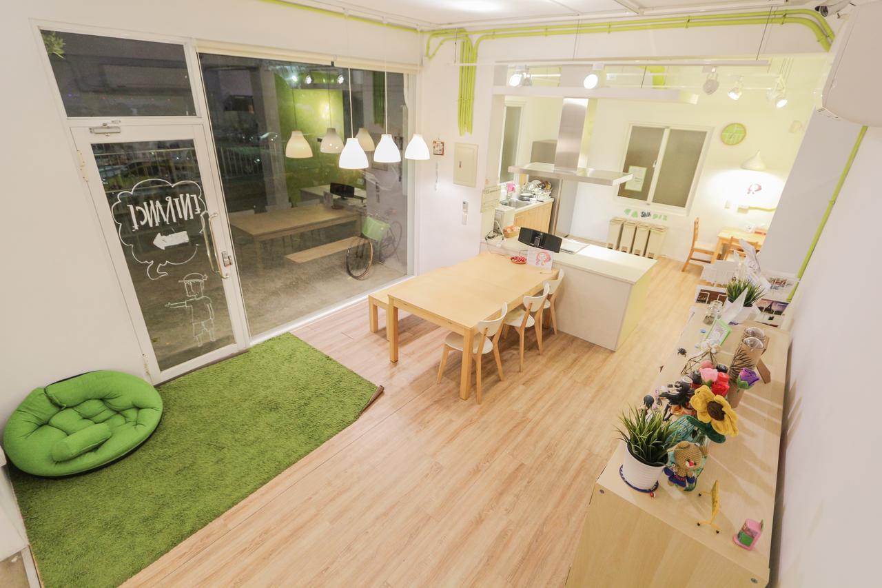 T-Life Hostel Taichung Exterior photo