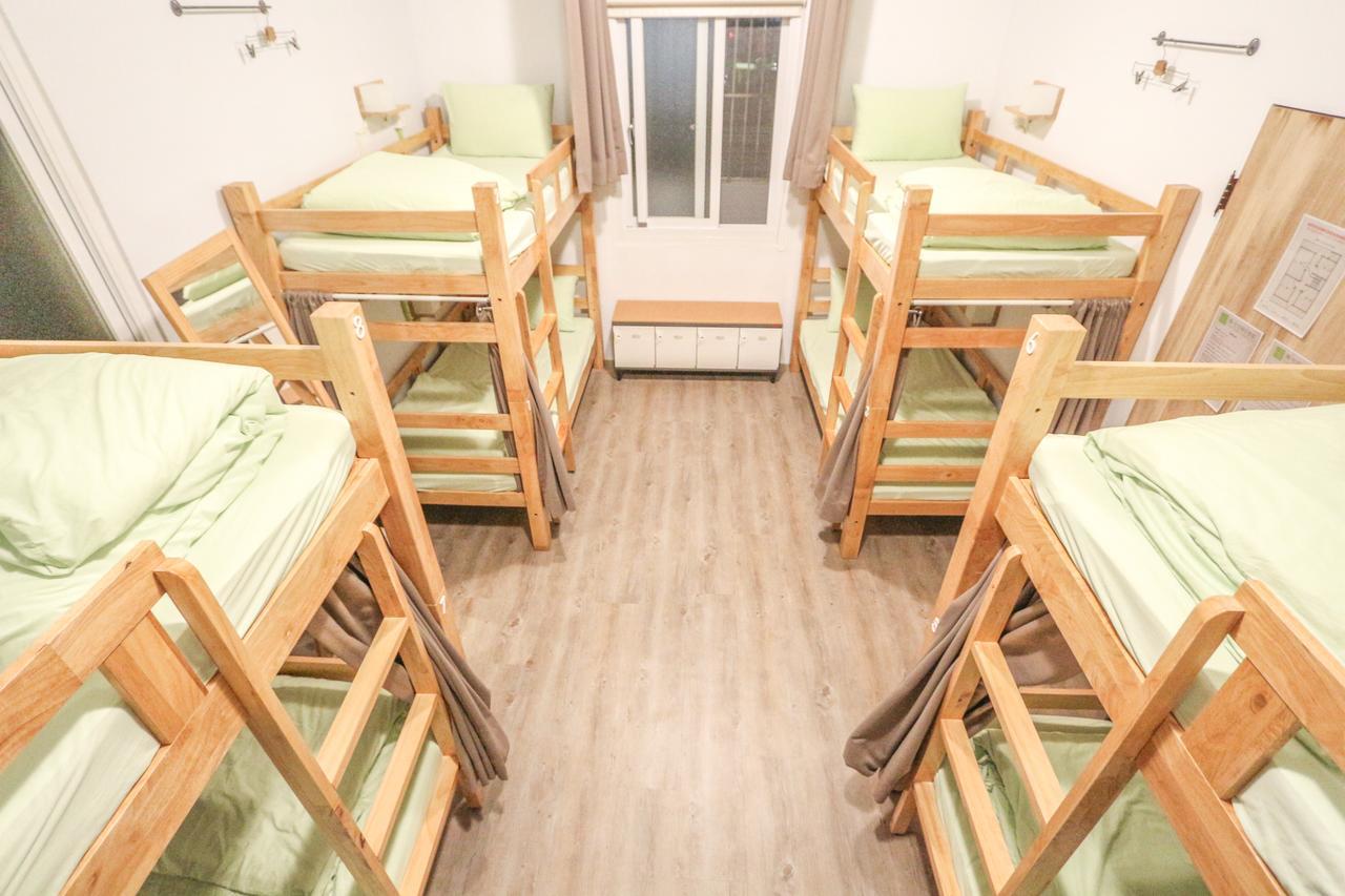 T-Life Hostel Taichung Exterior photo