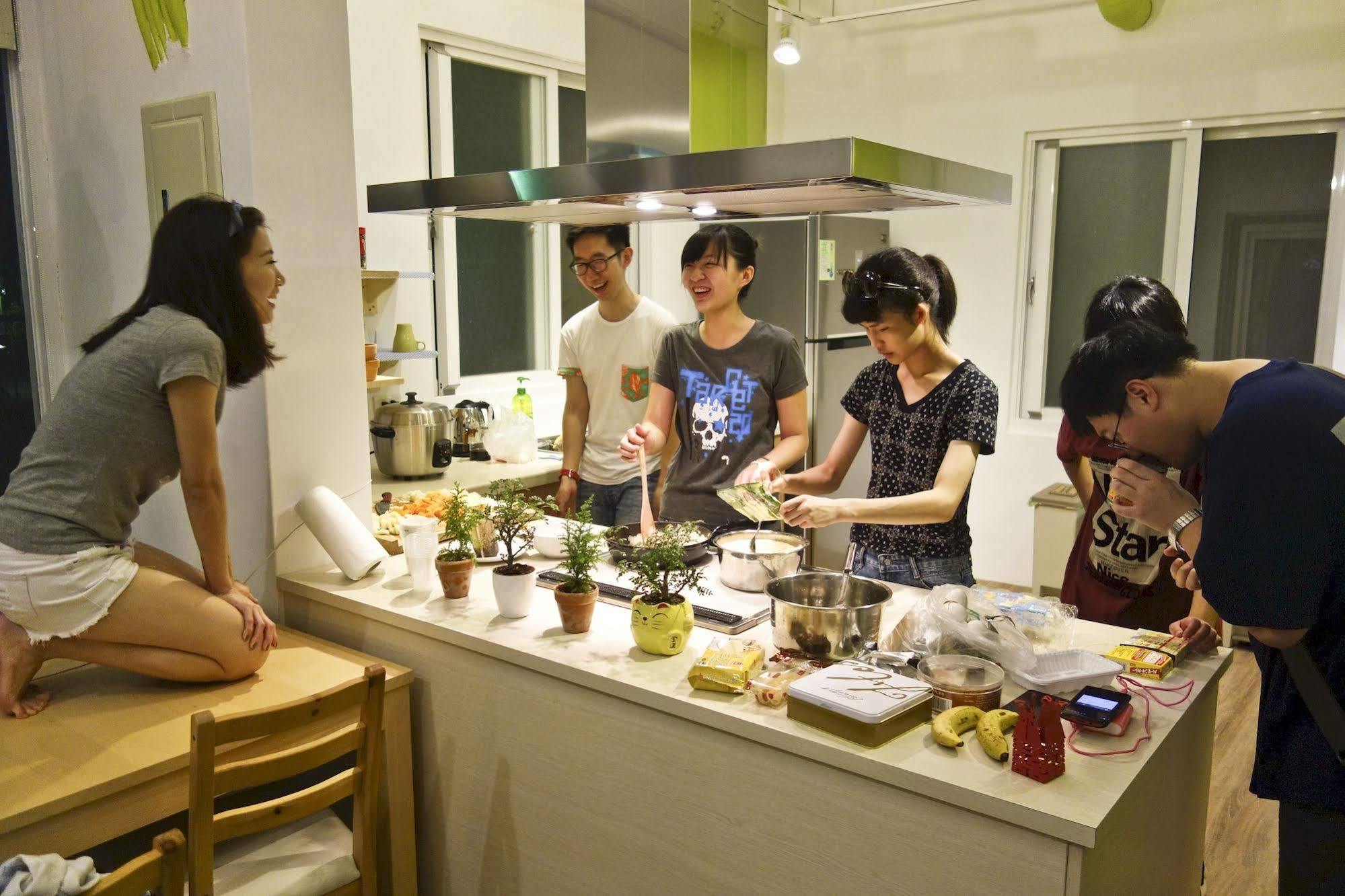 T-Life Hostel Taichung Exterior photo