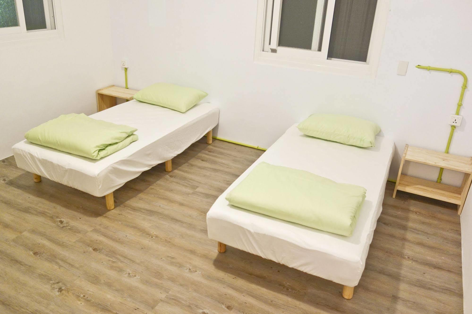 T-Life Hostel Taichung Exterior photo