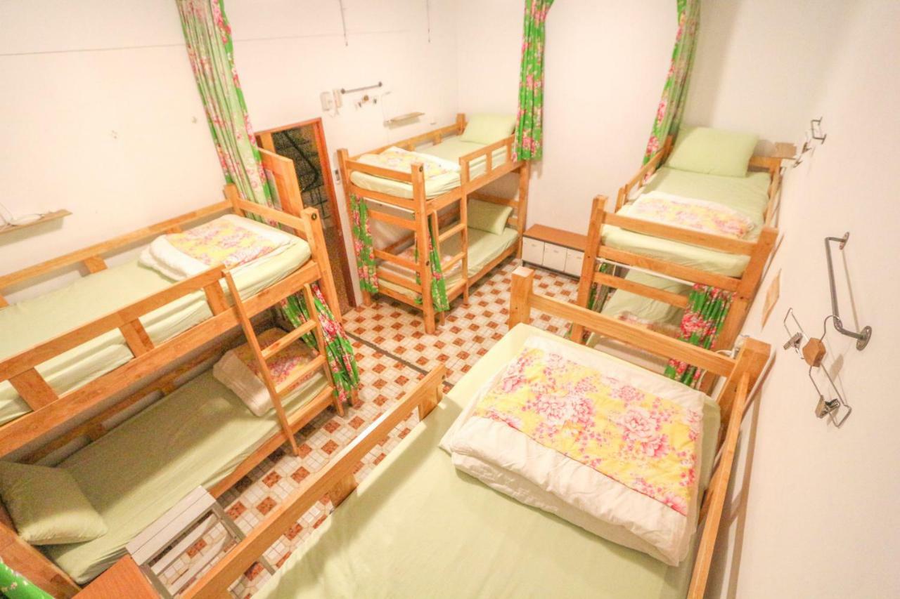 T-Life Hostel Taichung Exterior photo